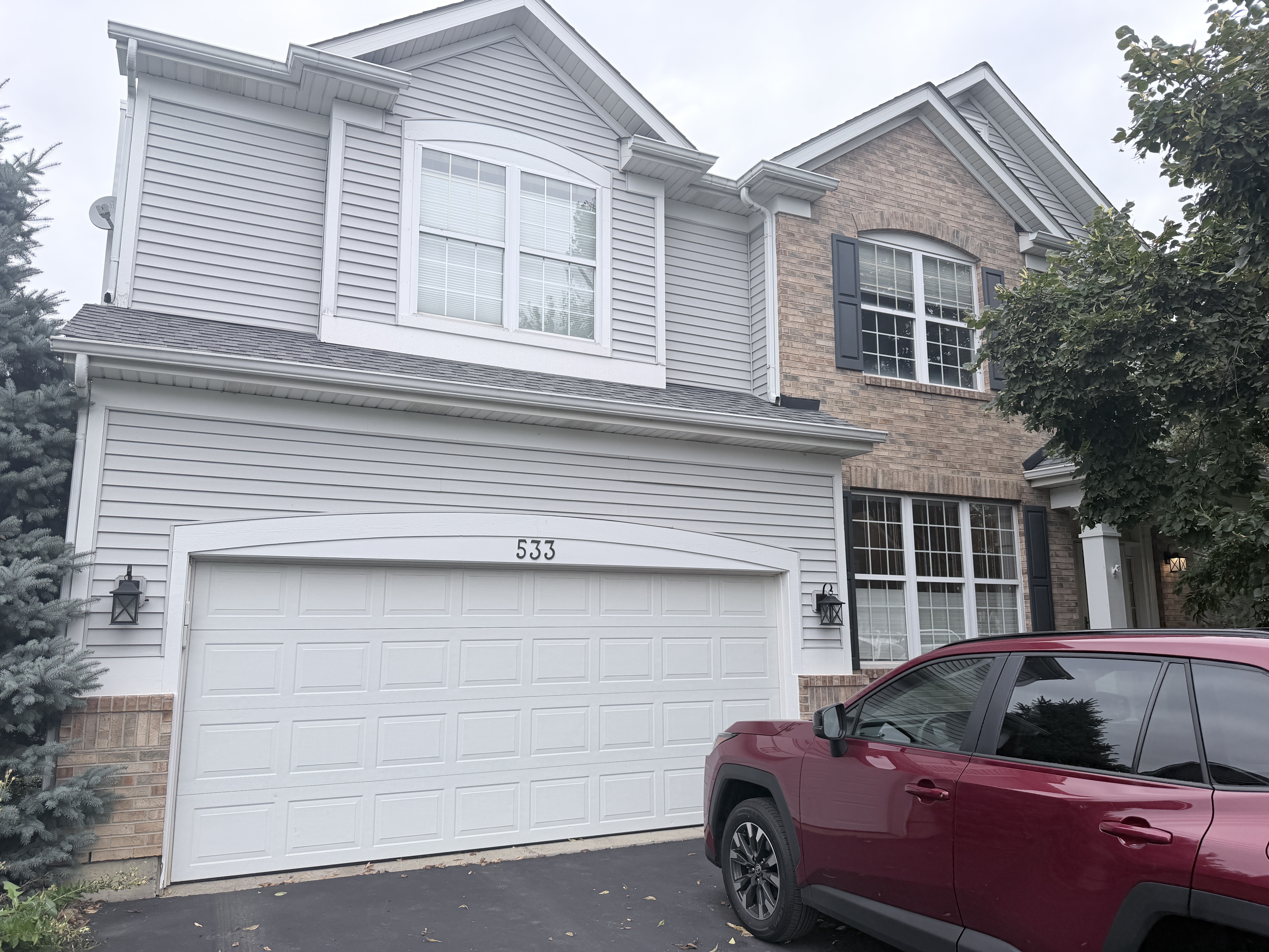 Before House Washing project in Lindenhurst, IL