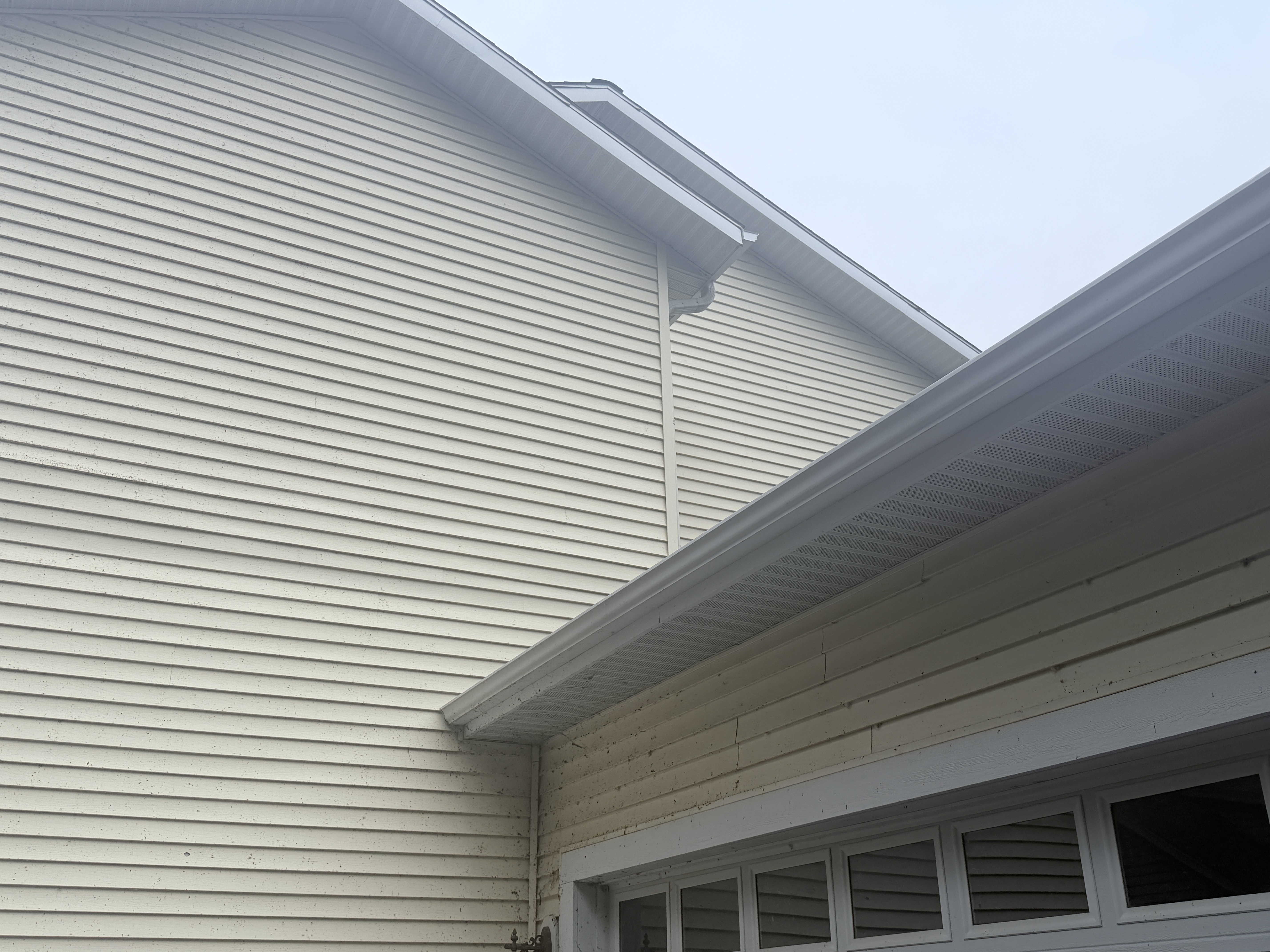 Before house washing and fence cleaning in Pleasant Prairie, WI by Code 3 Cleaning — pair 6 of 10, project #1936